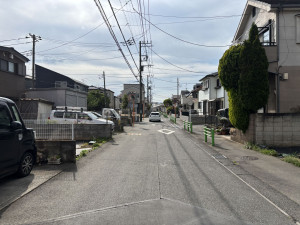 武蔵村山市大南、土地の前面道路を含む現地写真画像です
