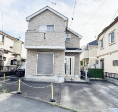 武蔵村山市岸、中古一戸建ての外観画像です