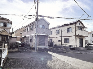 武蔵村山市岸、中古一戸建ての外観画像です