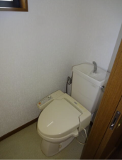武蔵村山市大南、中古一戸建てのトイレ画像です