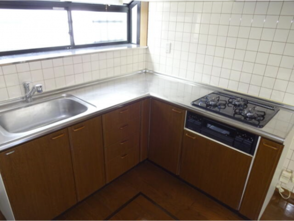 武蔵村山市大南、中古一戸建てのキッチン画像です