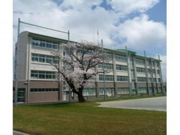 武蔵村山市中央、新築一戸建ての中学校画像です