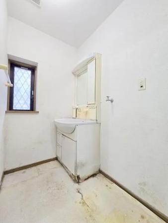 武蔵村山市三ツ木、中古一戸建ての洗面画像です