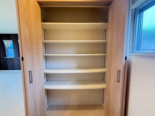 武蔵村山市中藤、中古一戸建ての収納画像です