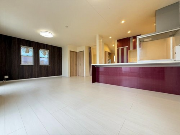 武蔵村山市中藤、中古一戸建ての居間画像です