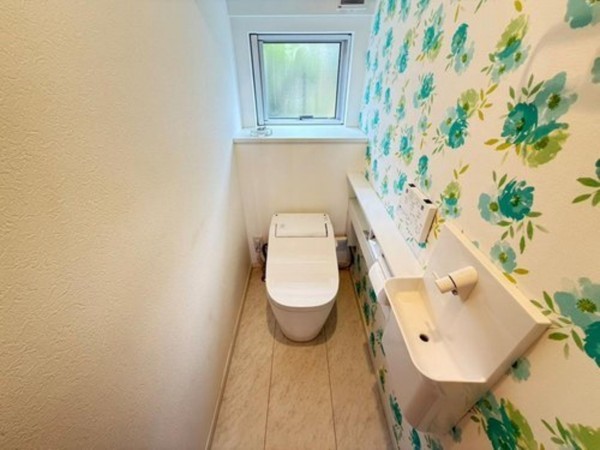 武蔵村山市中藤、中古一戸建てのトイレ画像です