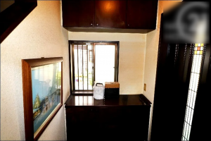 武蔵村山市大南、中古一戸建ての玄関画像です