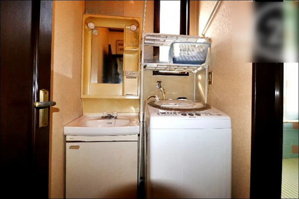 武蔵村山市大南、中古一戸建ての洗面画像です