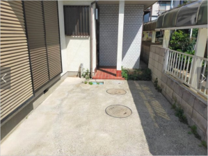 武蔵村山市大南、中古一戸建ての駐車場画像です