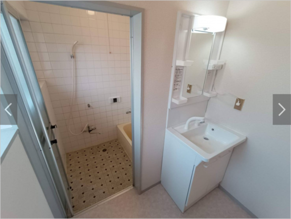 武蔵村山市大南、中古一戸建ての洗面画像です