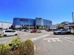 武蔵村山市伊奈平、土地のショッピングセンター画像です