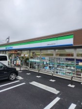 武蔵村山市伊奈平、土地のコンビニ画像です