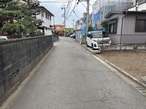 武蔵村山市大南、土地の前面道路を含む現地写真画像です