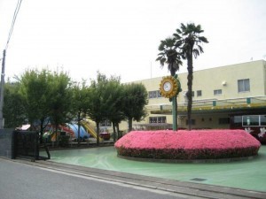 武蔵村山市大南、土地の幼稚園・保育園画像です