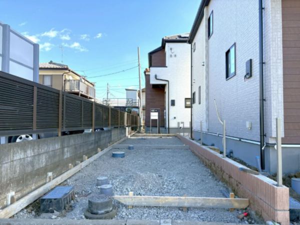 武蔵村山市残堀、新築一戸建ての駐車場画像です