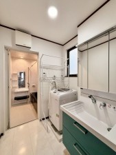武蔵村山市榎、中古一戸建ての洗面画像です