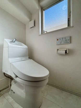 武蔵村山市榎、中古一戸建てのトイレ画像です