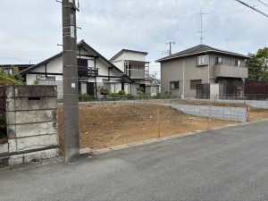 武蔵村山市三ツ藤、土地の前面道路を含む現地写真画像です