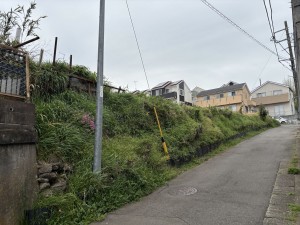 武蔵村山市中藤、土地の前面道路を含む現地写真画像です