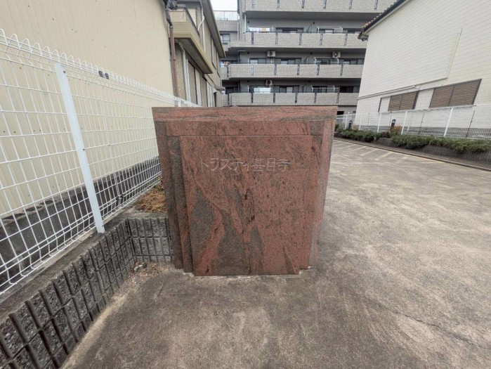 あま市新居屋、マンションの外観画像です
