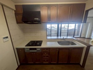 北名古屋市鹿田天王山、マンションのキッチン画像です