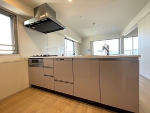 船橋市前原西、マンションのキッチン画像です