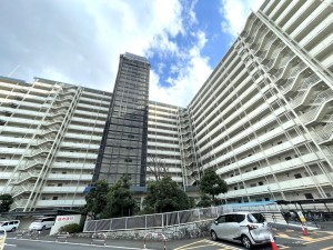 千葉市美浜区真砂、マンションの外観画像です