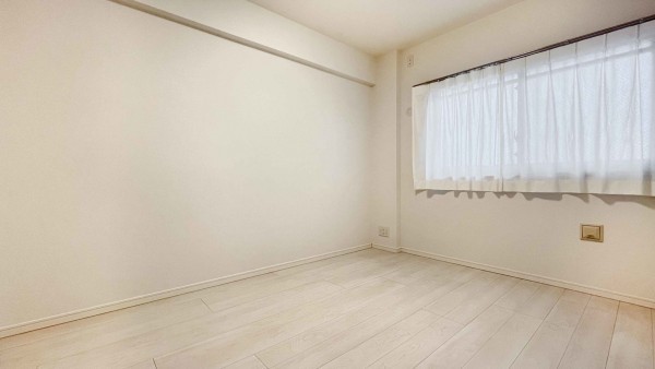 流山市向小金、マンションの画像です