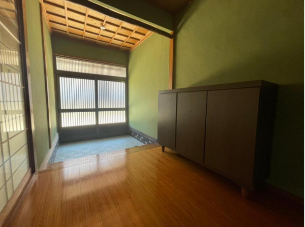 福山市駅家町大字中島、中古一戸建ての玄関画像です