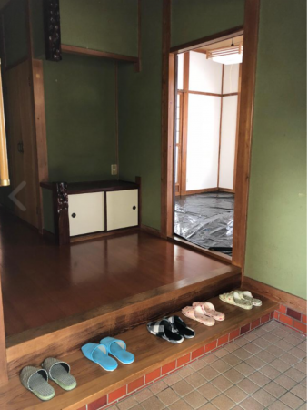 福山市芦田町大字福田、中古一戸建ての玄関画像です