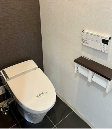福山市、中古一戸建てのトイレ画像です