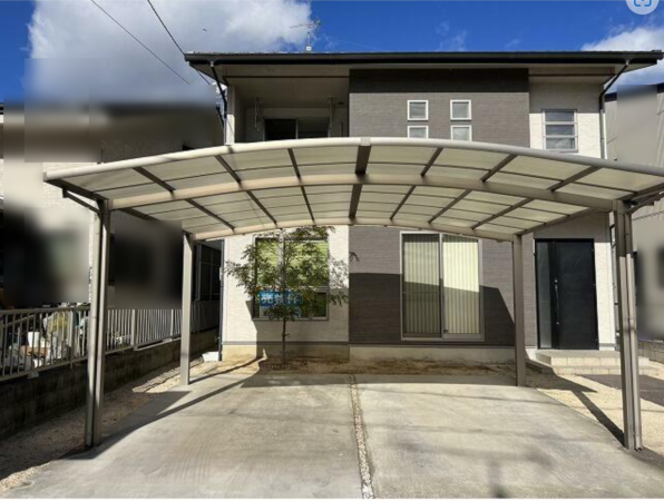 福山市、中古一戸建ての駐車場画像です