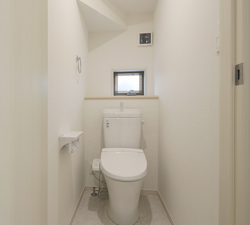 福山市駅家町大字万能倉、新築一戸建てのトイレ画像です
