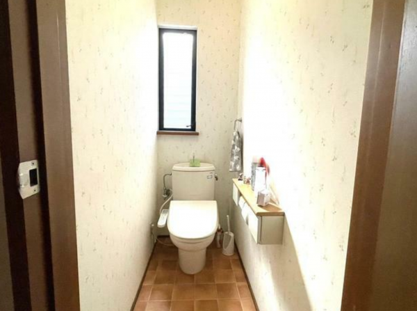 福山市加茂町字上加茂、中古一戸建てのトイレ画像です