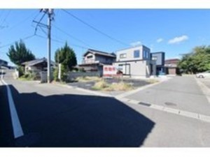 福山市御幸町大字上岩成、土地の前面道路を含む現地写真画像です