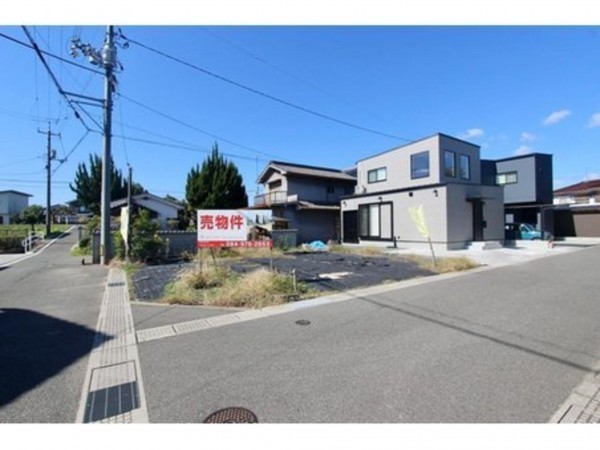 福山市御幸町大字上岩成、土地の前面道路を含む現地写真画像です