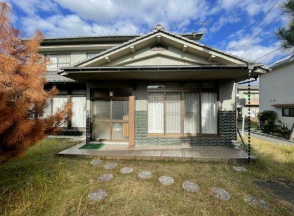 福山市新市町大字戸手、中古一戸建ての外観画像です