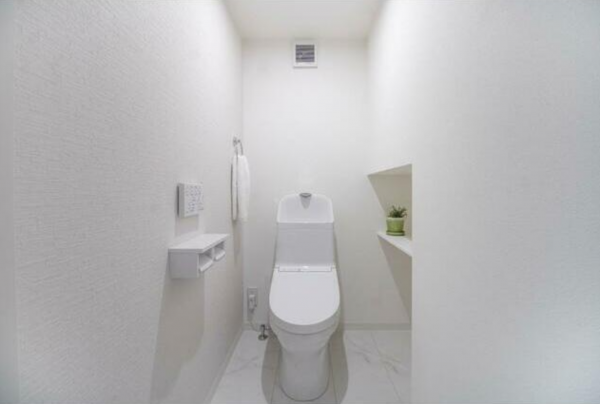 福山市駅家町大字江良、新築一戸建てのトイレ画像です