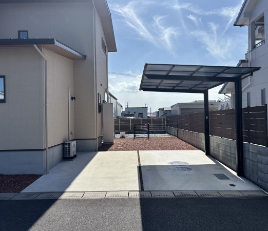 福山市加茂町大字下加茂、中古一戸建ての駐車場画像です