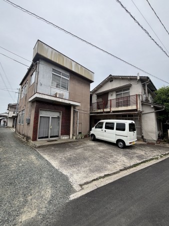 福山市神辺町川南、中古一戸建ての外観画像です