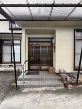 福山市駅家町大字法成寺、中古一戸建ての玄関画像です