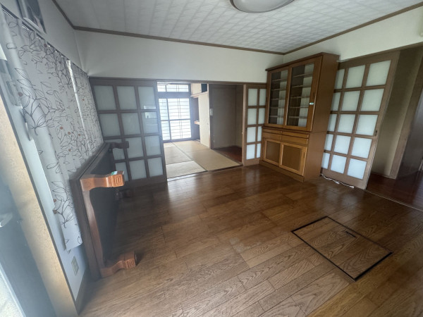 福山市駅家町大字法成寺、中古一戸建ての居間画像です