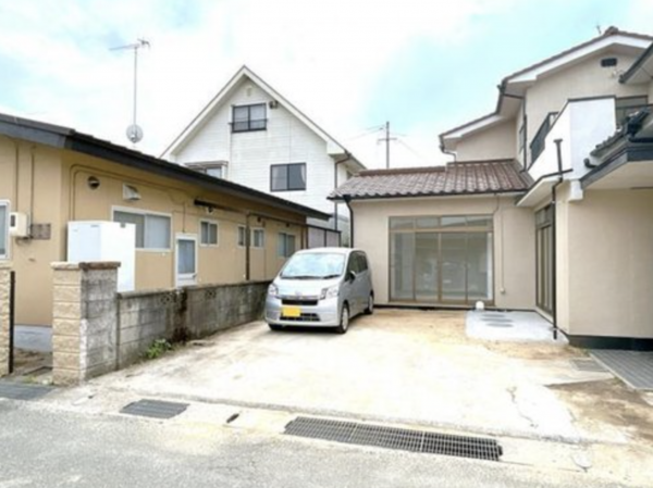 福山市御幸町大字下岩成、中古一戸建ての画像です