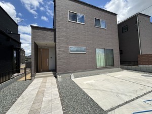 福山市駅家町大字中島、中古一戸建ての外観画像です