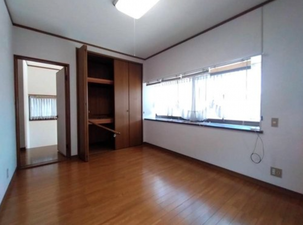 福山市山手町、中古一戸建ての画像です