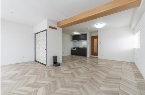 福山市日吉台、マンションの居間画像です