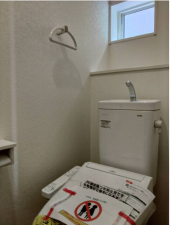 福山市水呑町、新築一戸建てのトイレ画像です