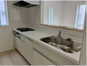 福山市水呑町、新築一戸建てのキッチン画像です