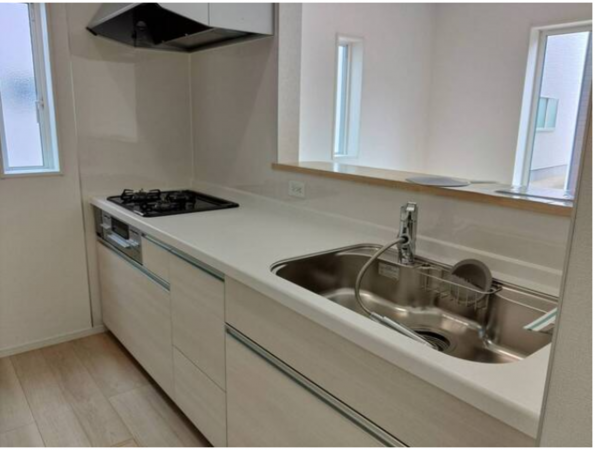 福山市水呑町、新築一戸建てのキッチン画像です