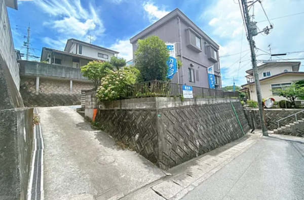 福山市坪生町、中古一戸建ての外観画像です